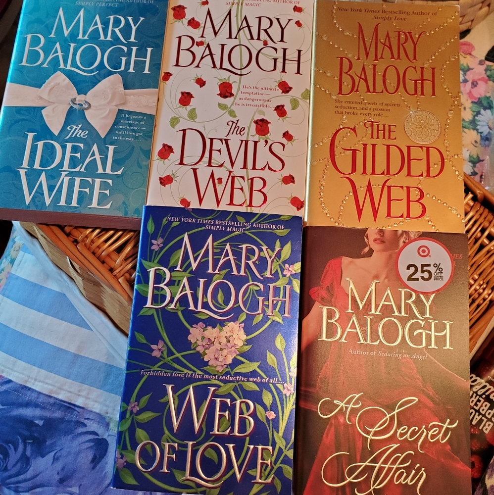 Paperback 📚 books